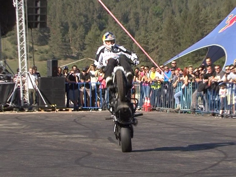 show-pe-motoare-la-zarnesti