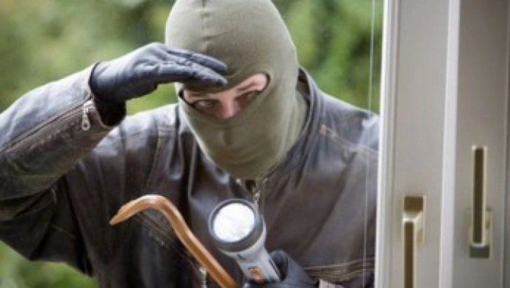 spargere-la-un-apartament-de-pe-bulevardul-garii