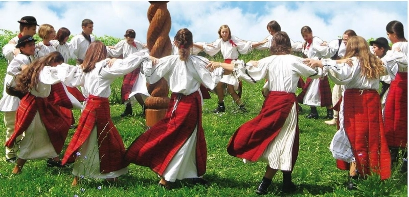 spectacol-folcloric-de-ziua-unirii