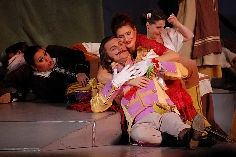 spectacolul-elixirul-dragostei-de-gaetano-donizetti-la-opera-brasov