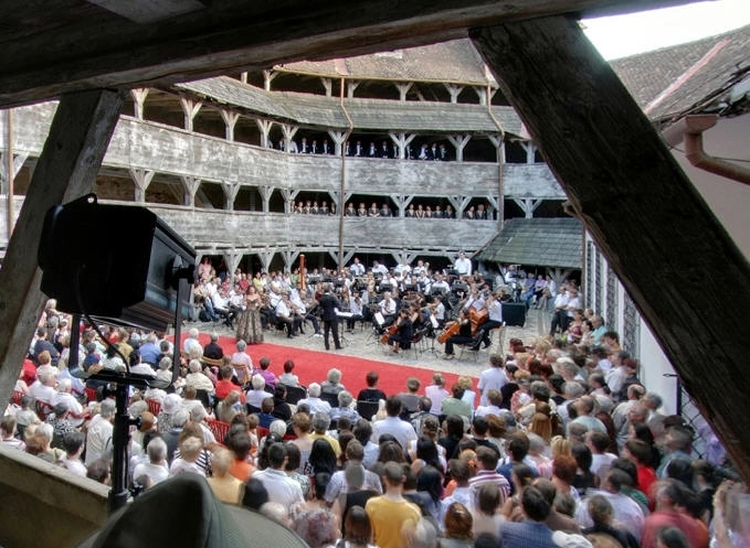 stagiune-de-vara-la-bastionul-tesatorilor