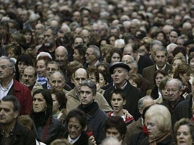 suntem-din-ce-in-ce-mai-putini