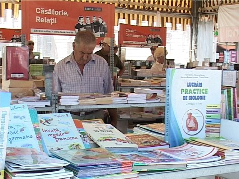 targ-de-carte-in-piata-unirii-