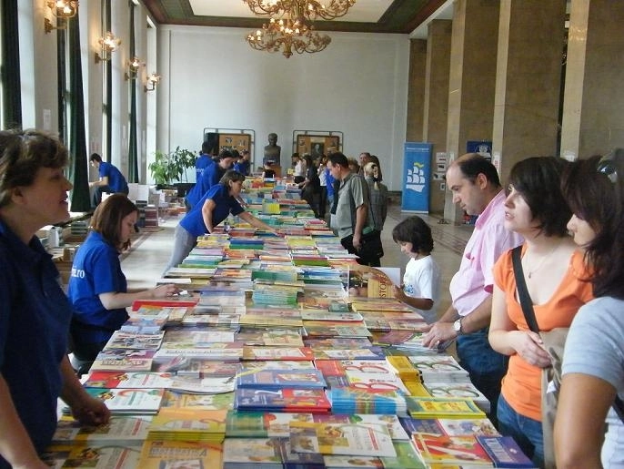 targul-international-de-carte-si-muzica-la-brasov