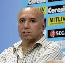 ticleanu-a-semnat-cu-corona-