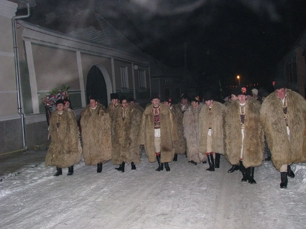 traditii-brasovene-colinda-din-tara-fagarasului