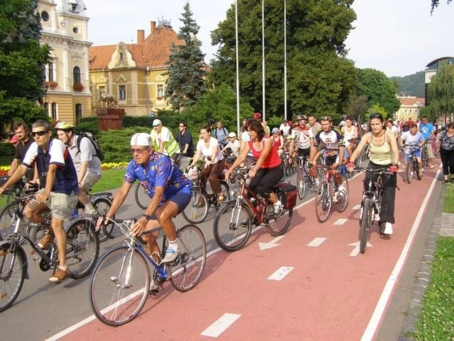 transport-special-pentru-biciclisti-spre-poiana