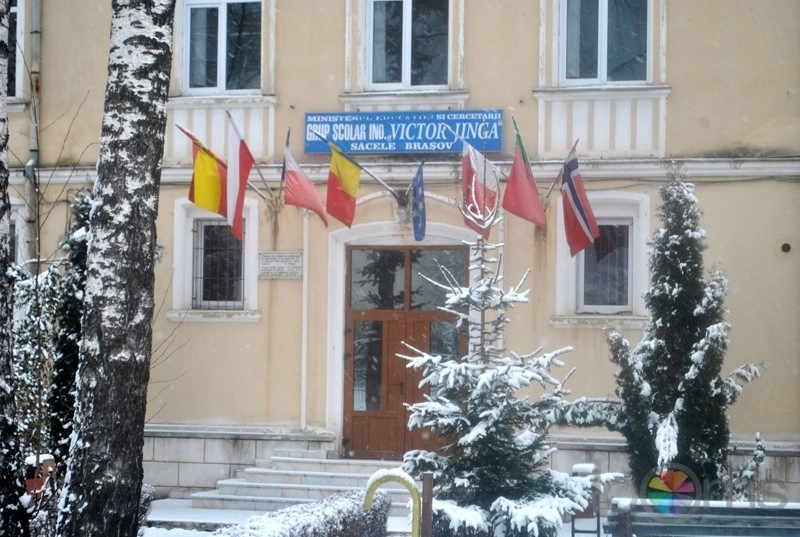 ultima-ora-copil-cazut-de-la-analtime-la-liceul-victor-jinga-din-sacele