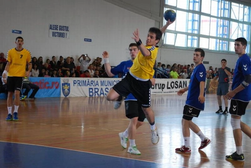 victorie-la-debut-pentru-hc-rom-cri-brasov