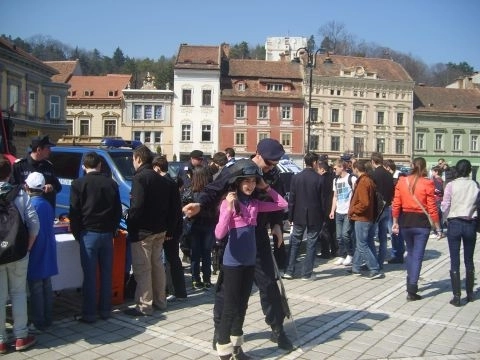 ziua-politei-romane-sarbatorita-in-piata-sfatului-