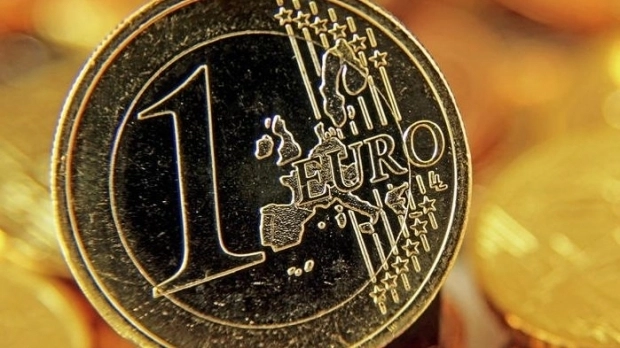 -franta-cere-extinderea-utilizarii-monedei-euro-pe-plan-mondial