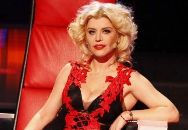 -loredana-desemnata-artistul-anului-2013-la-premiile-muzicale-radio-romania