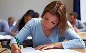 30-de-cursanti-din-12-tari-studiaza-limba-romana-la-brasov