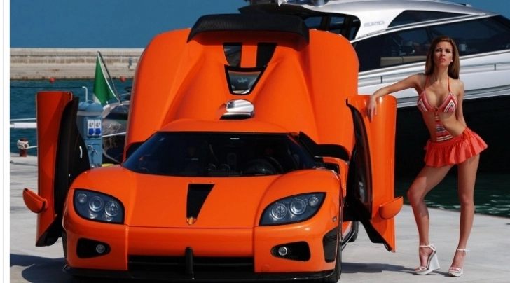 agera-s-cea-mai-fitoasa-masina-din-lume-piese-placate-cu-aur