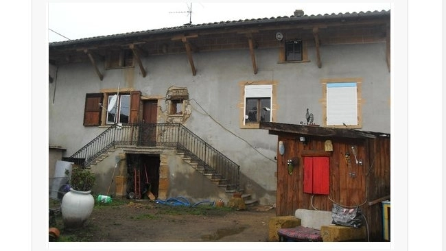 anunt-ciudat-pe-ebay-vand-casa-bantuita-1-euro