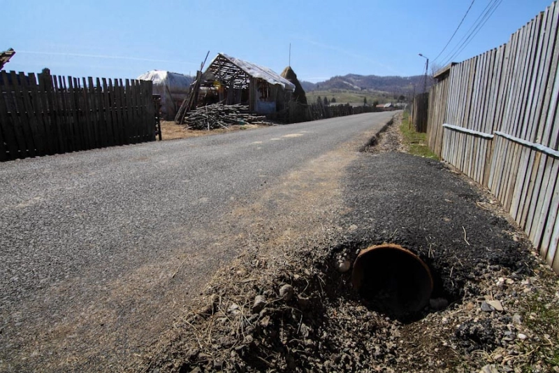 asfalt-pe-ulitele-din-vama-buzaului