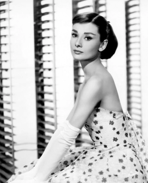 audrey-hepburn-cea-mai-frumoasa-femeie-din-ultimii-50-de-ani