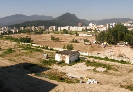 austriecii-cauta-cea-mai-buna-destinatie-pentru-terenul-de-la-ius-brasov