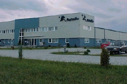 autoliv-mai-investeste-25-de-milioane-de-euro-in-fabricile-din-romania