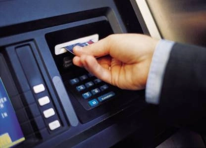 bancile-obligate-sa-afiseze-comisioanele-la-bancomat