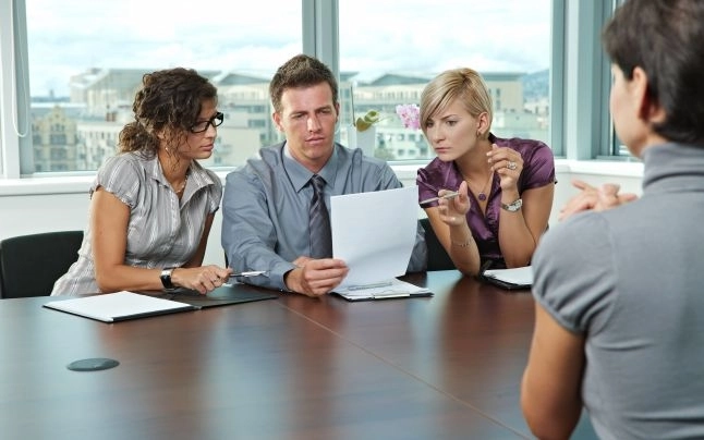 bani-pentru-practica-la-companii