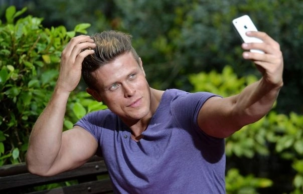 barbatul-care-a-cheltuit-150-de-mii-de-euro-pentru-a-arata-asa