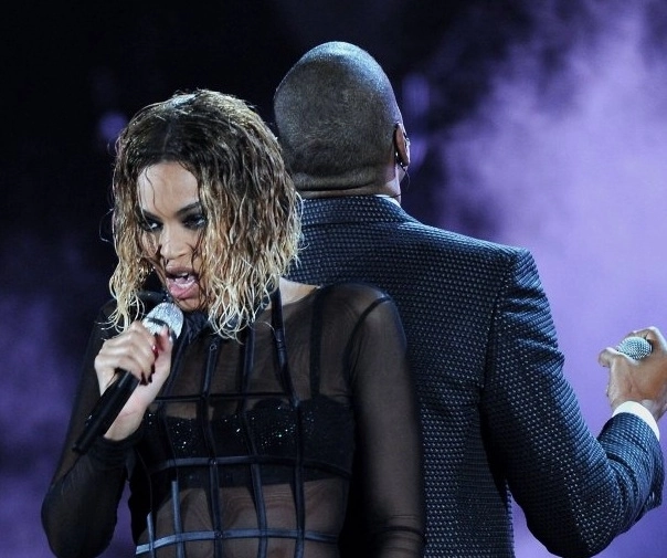 beyonce-a-sarit-sal-bata-pe-50-cent