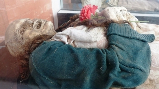 bizar-cimitirul-in-care-te-mumifici-natural