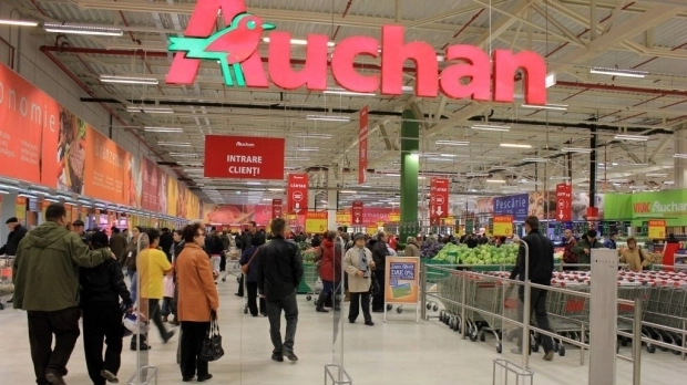 brasov-ai-cel-putin-10-clase-auchan-te-angajeaza