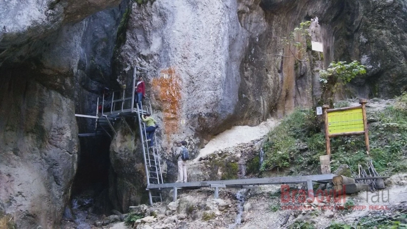 brasov-canionul-7-scari-luat-cu-asalt-de-sute-de-turisti-galerie-foto