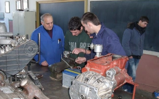 brasov-rata-de-angajare-90-in-randul-primei-generatii-de-absolventi-ai-scolii-profesionale