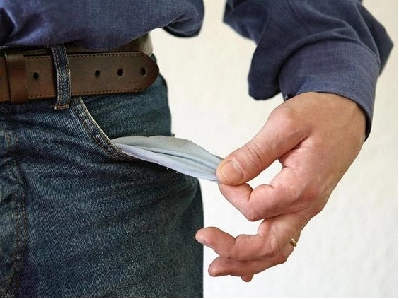 brasovenii-sunt-fruntasi-la-restantele-bancare