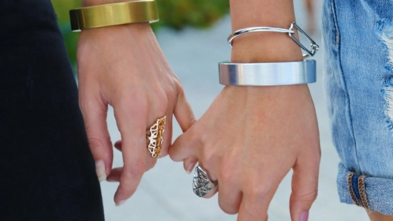 bratara-care-iti-incarca-telefonul