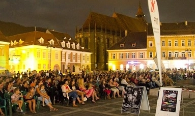 caravana-tiff-in-piata-sfatului-