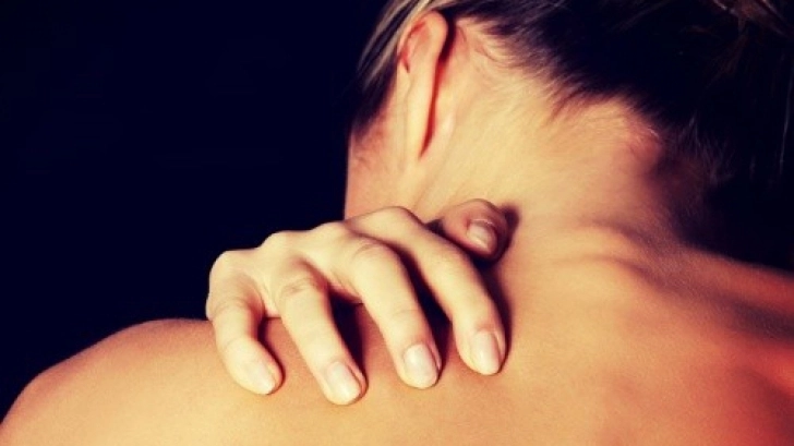 care-este-diferenta-dintre-un-cos-si-un-furuncul