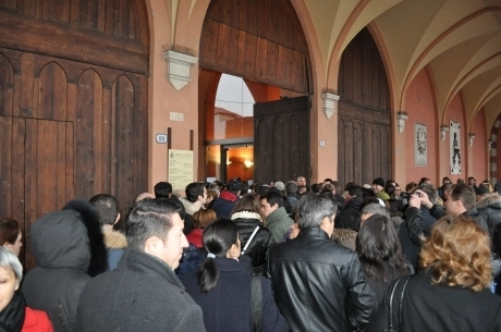 castiga-10-euro-pe-ora-stand-la-cozi