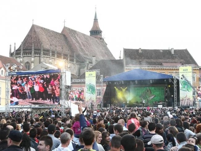 ce-artisti-vor-canta-in-piata-sfatului-la-romanian-music-awards