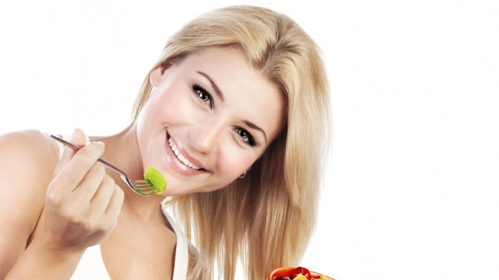 ce-sa-mananci-timp-de-doua-saptamani-ca-sa-ai-o-silueta-de-invidiat-la-plaja