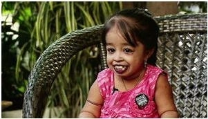 cea-mai-mica-femeie-din-lume-are-63-centimetri-si-5-kilograme