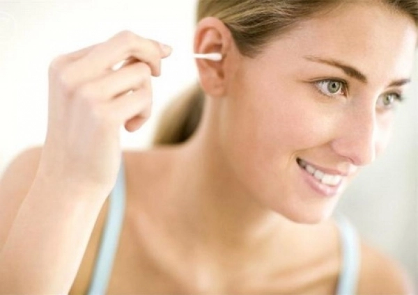 cel-mai-bun-mod-de-ati-curata-urechile-ce-spun-medicii