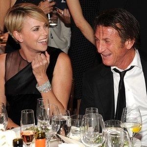 charlize-theron-sa-cuplat-cu-sean-penn