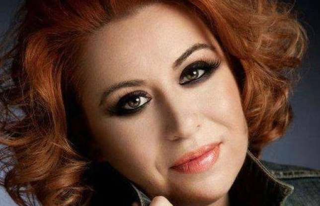 clipe-de-cosmar-pentru-oana-roman