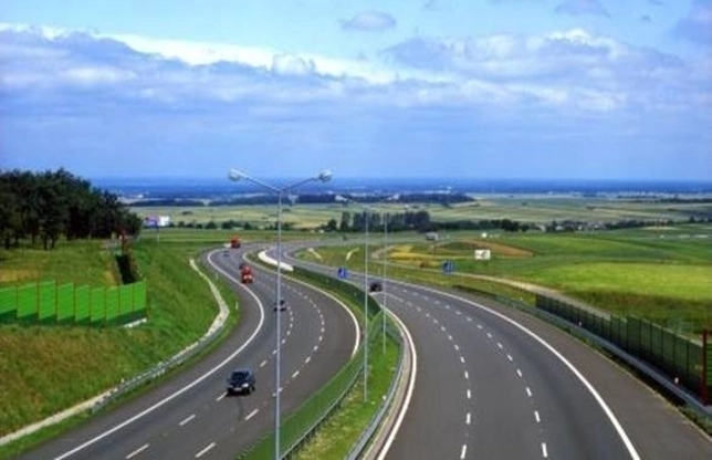 cnadnr-nu-mai-da-un-termen-pentru-finalizarea-autostrazii-comarnicbrasov