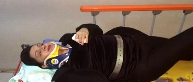 cornelia-catanga-a-fost-lovita-cu-scaunul-in-cap-