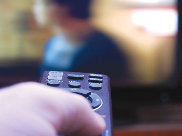 cum-poti-scapa-de-taxa-tv-un-roman-a-reusit