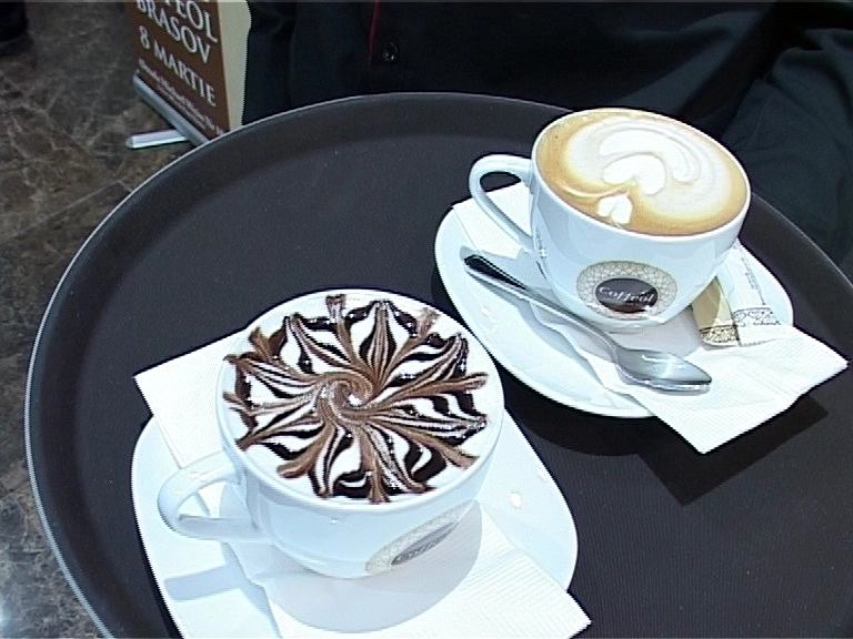 cum-sa-desenezi-in-ceasca-de-cafea-video