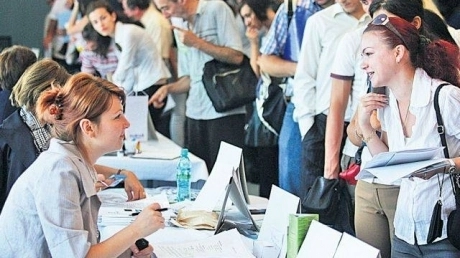 cum-sa-prinzi-un-job-bun-la-un-targ-de-locuri-de-munca