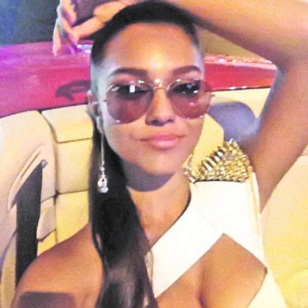 fiica-lui-adrian-minune-complet-goala