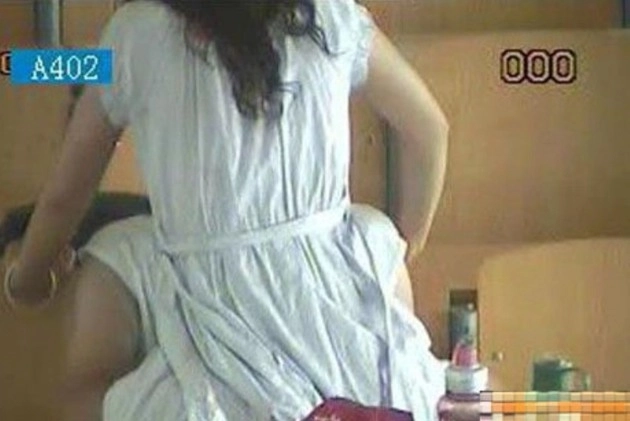 foto-doi-studenti-surprinsi-facand-sex-in-amfiteatru