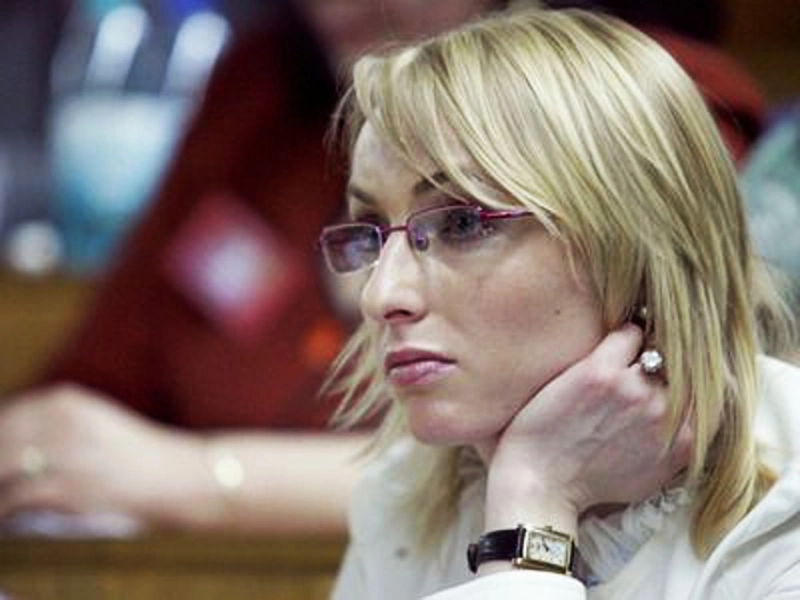 gabriela-szabo-avizata-favorabil